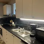 Lejlighed Very Centrally Located In With Free Parking *
