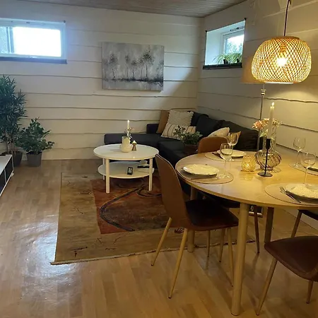 Διαμέρισμα Very Centrally Located In With Free Parking *